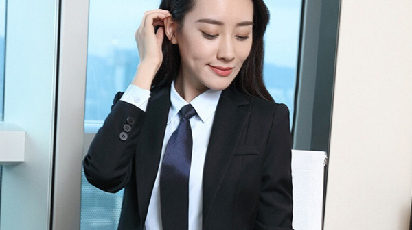 深圳工作服订做如何能穿出时尚感